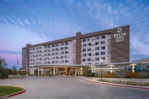 Exterior - Delta Hotels by Marriott Wichita Falls Convention Center (Wichita Falls)
