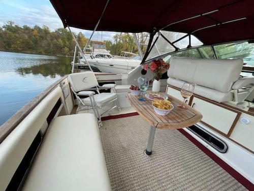 Private Yacht on Catskill Creek