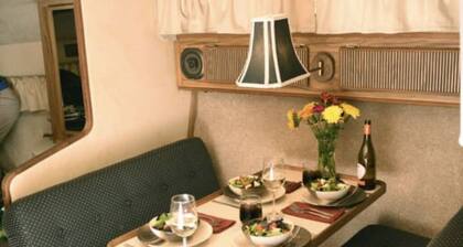 Charming Yacht on Catskill Creek