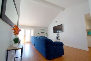 TV connectée, jeux vidéo, baby-foot