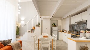 Leilighet – deluxe, 1 dobbeltseng med sovesofa, byutsikt | Eget kjøkken