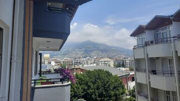 Family Apartment | Mountain view