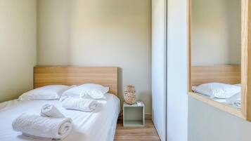 2 chambres, fer et planche Ă repasser, Wi-Fi, draps fournis