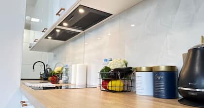 Moveen! Modern Urban Hideaway