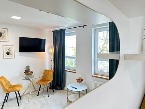 Moveen! Modern Urban Hideaway