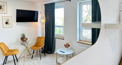 Moveen! Modern Urban Hideaway