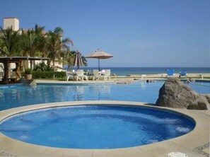 Outdoor pool - Las Mananitas-Awesome Luxury Beachside Condo in Cabo! (San José del Cabo)