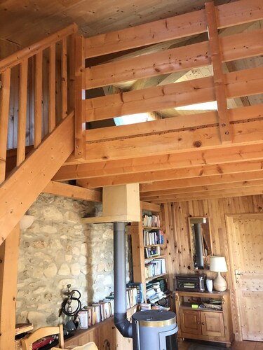 Mas au Milieu des Champs de la Drôme