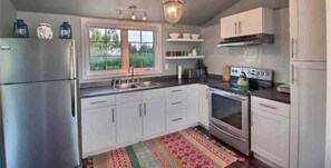 Paper towels, dining tables