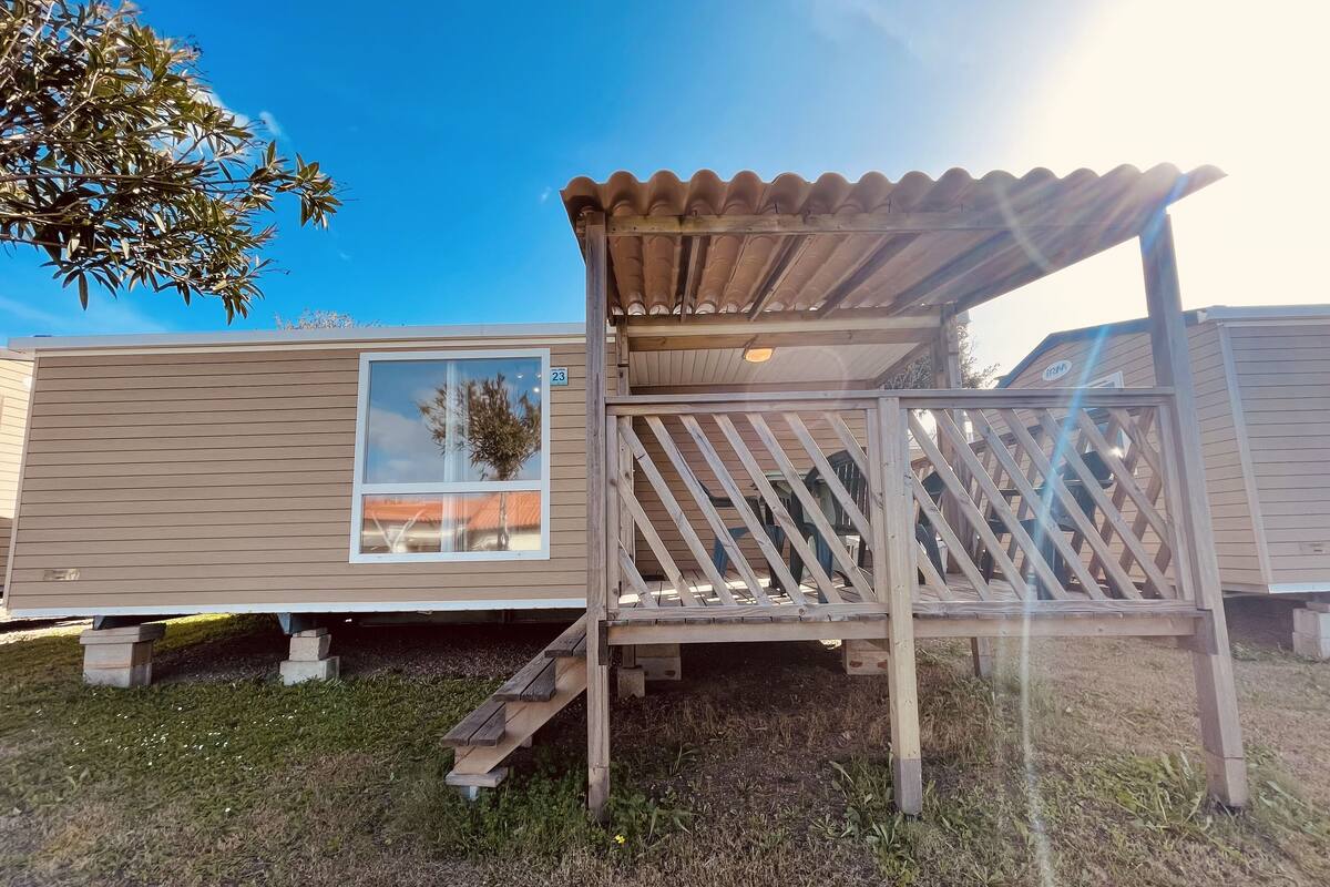 Deluxe Mobile Home | Living area