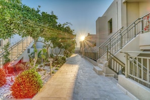 Condo, 1 Bedroom, Courtyard View