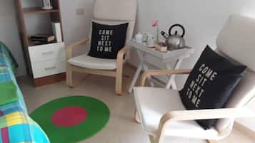 1 bedroom, desk, free WiFi, bed sheets