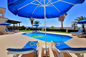 Villa, 4 Schlafzimmer, Balkon, Gartenblick | Pool | Außenpool