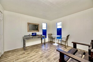 Interior - Contemporary Rustic Home in the Heart of Las Cruces (Las Cruces)