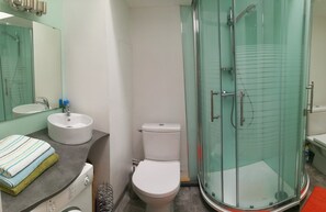 Shower - Situé en Plein Cœur de Ville (La Rochelle)