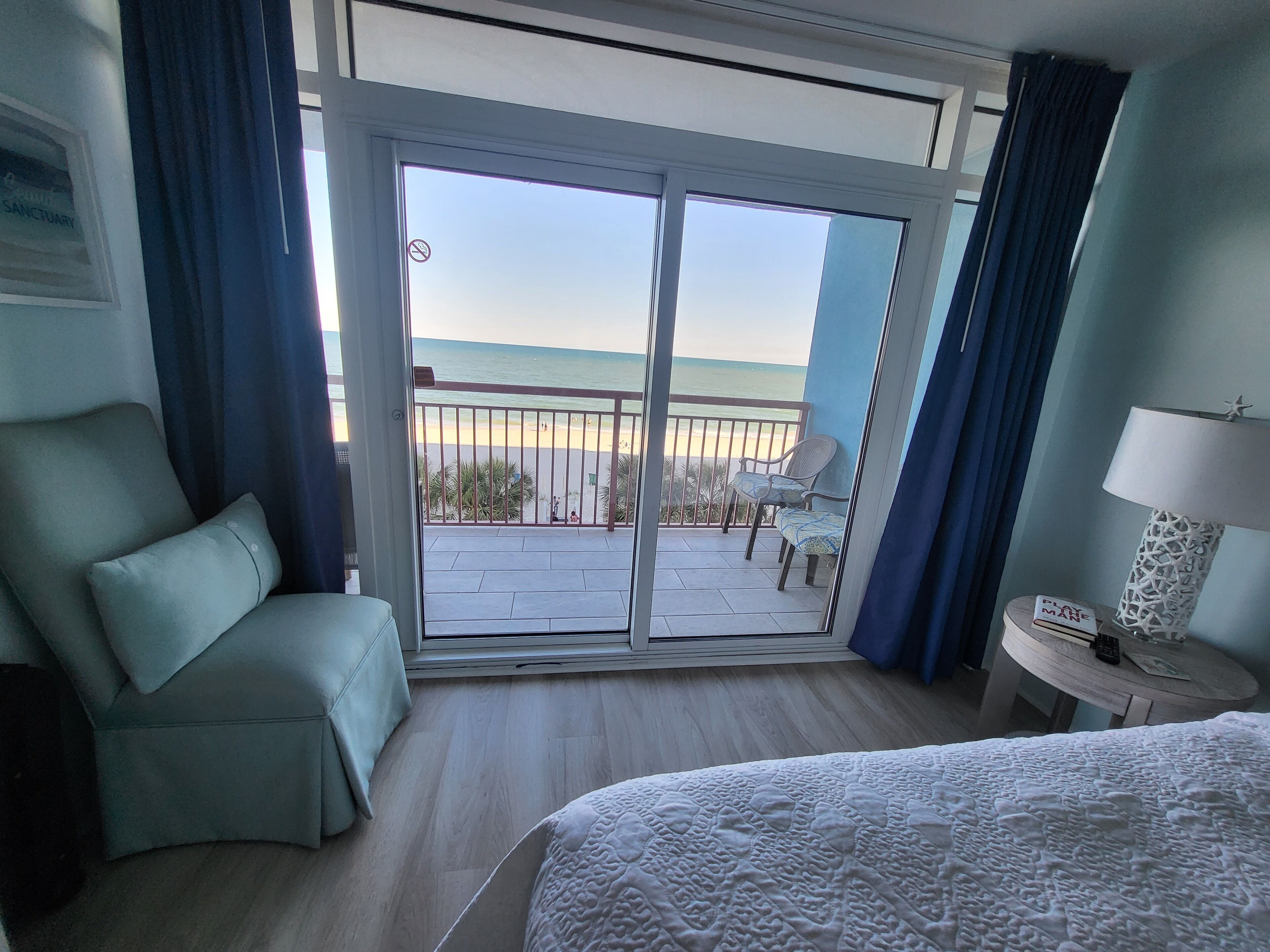 Beachfront Condo in Paradise!