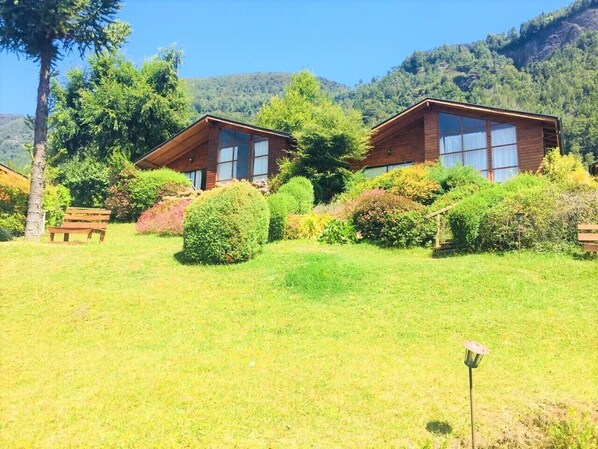 Traditional Cabin, 2 Bedrooms, Terrace, Lake View | Bed sheets - Cabañas Ruka Rayun (Panguipulli)