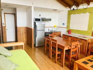 Traditional Cabin, 2 Bedrooms, Terrace, Lake View | Bed sheets - Cabañas Ruka Rayun (Panguipulli)