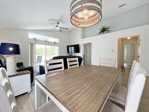 Dining - Contemporary Pool Home - Newly Furnished - Gated Community (Davenport)