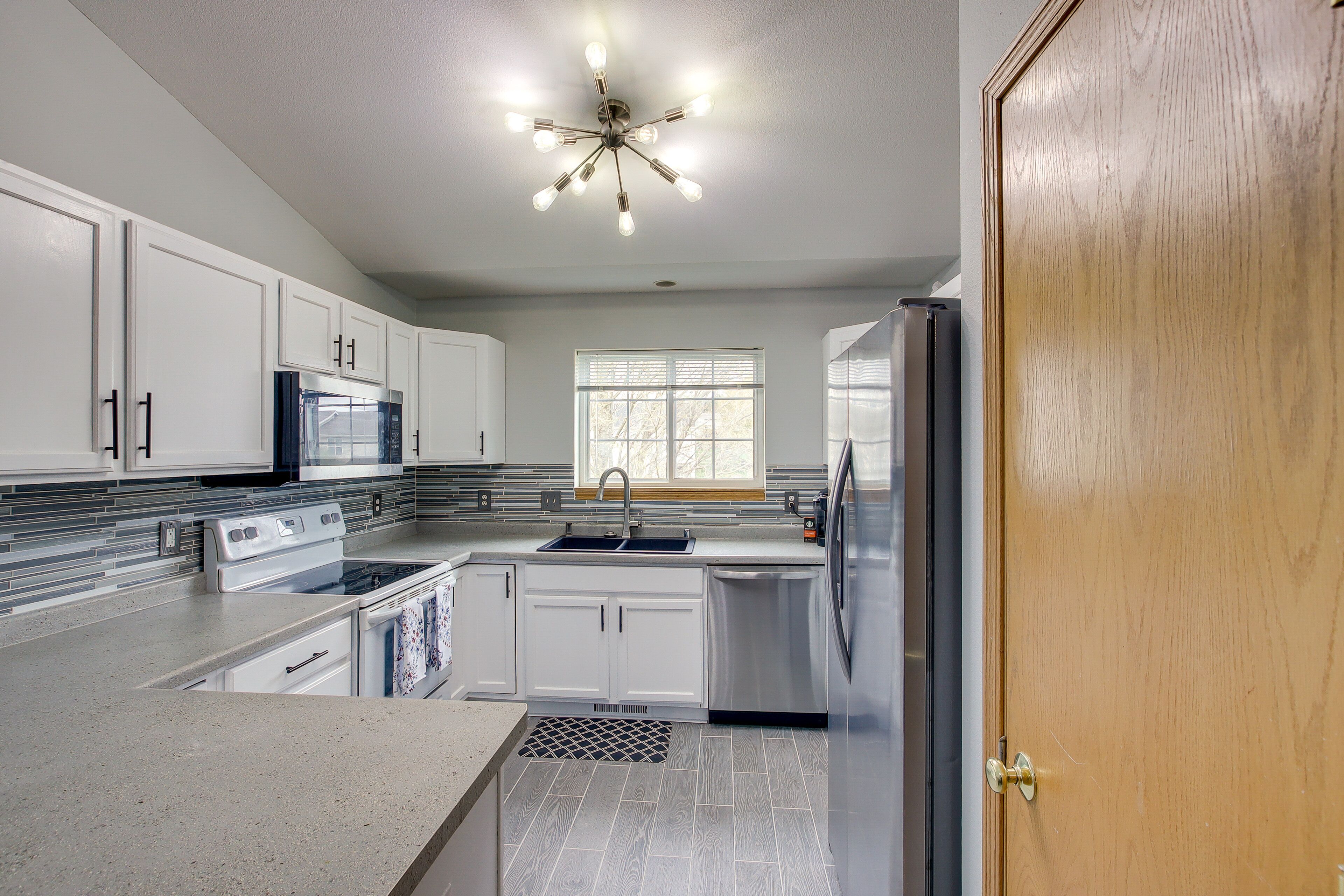 Deerfield Home Rental w/ Fire Pit & Hot Tub!