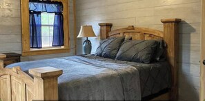 4 habitaciones, tabla de planchar con plancha y ropa de cama