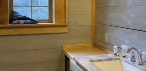 Shower, hair dryer, towels - Ride From Cabin to ATV trailhead and the Mulberry River at Cass Arkansas. (Ozark)