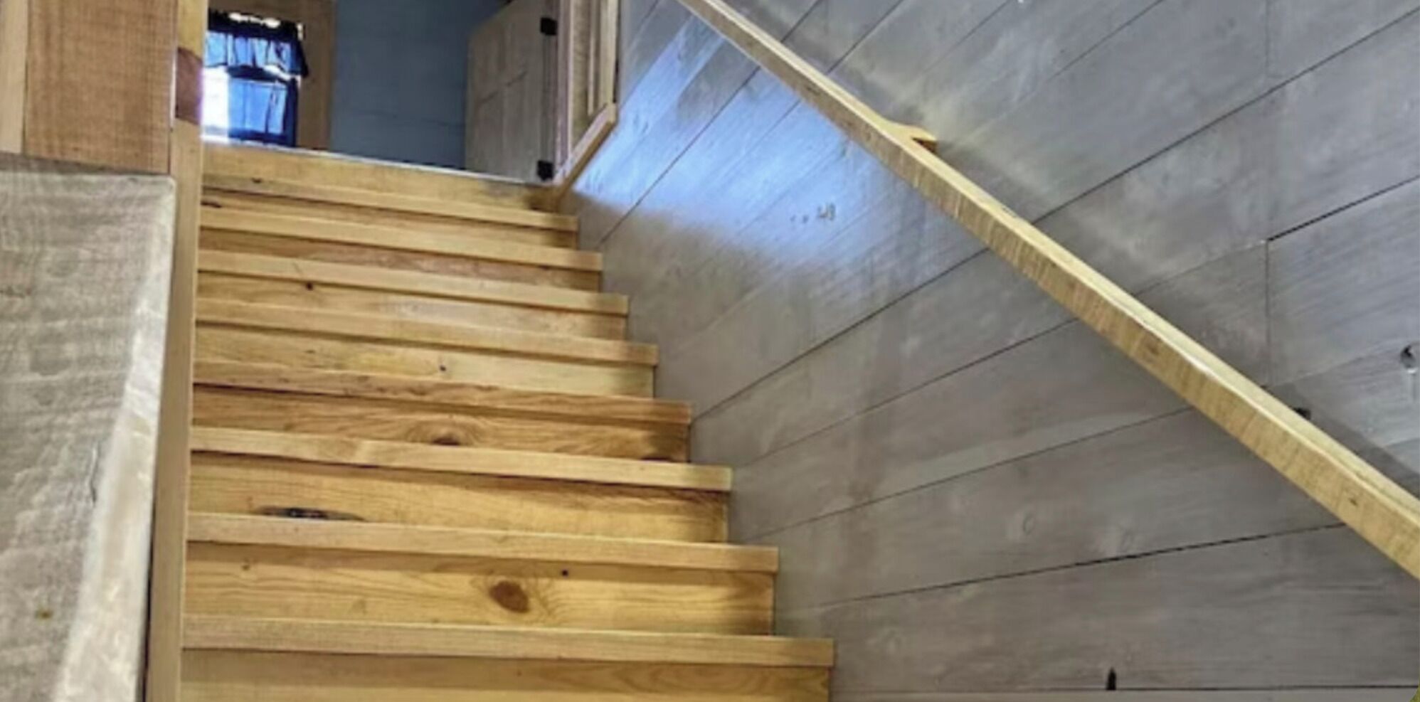staircase to 2nd floor