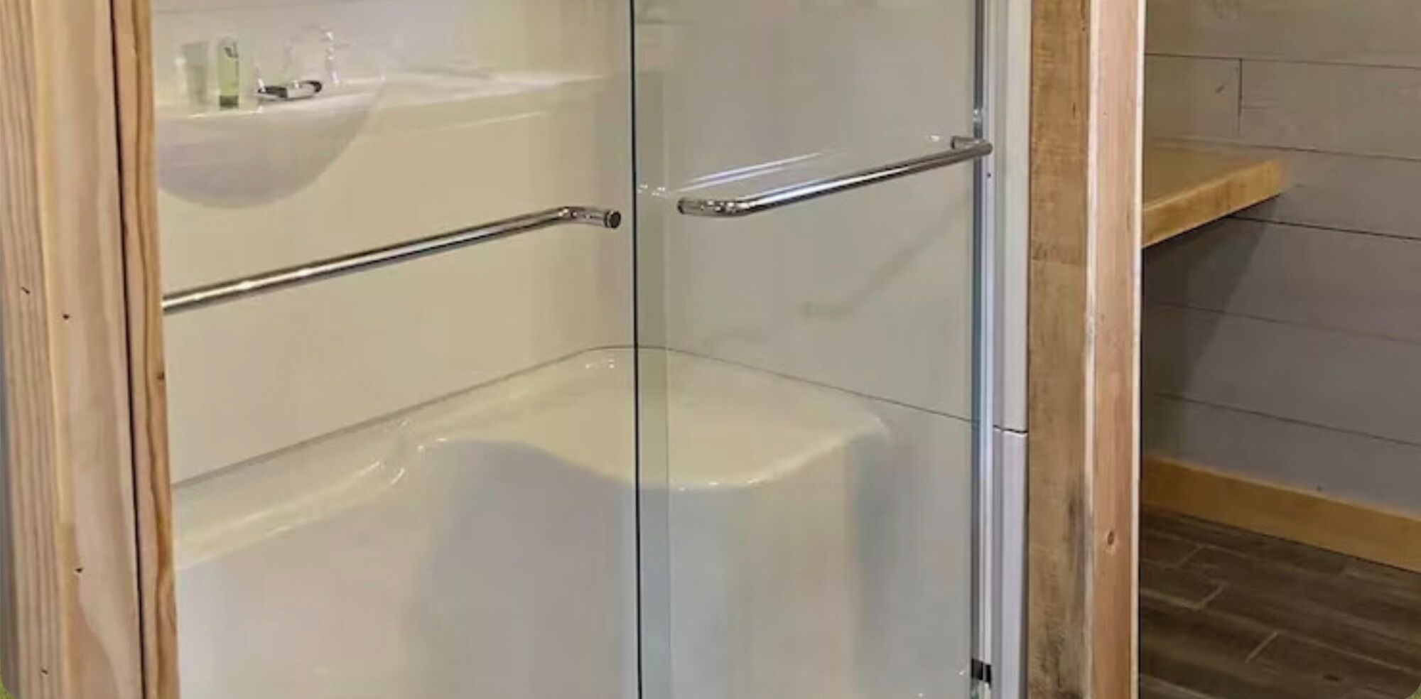 淋浴设施、吹风机、毛巾