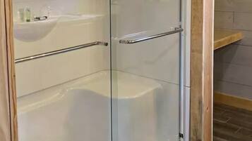 淋浴设施、吹风机、毛巾