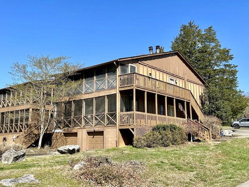 52-1 Woodson Bend Resort- Lake Cumberland Condo- lower level