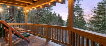 Cozy Treehouse with Lake View of Lake Arrowhead - 5 min from Village and Skypark
