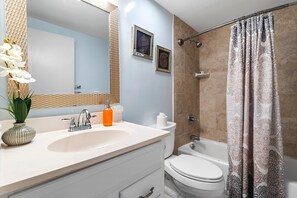 Condo, 1 King Bed with Sofa bed (Kona Plaza#202) | Bathroom - Kona Plaza#202 (Kailua-Kona)