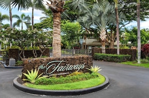 Apartment, Mehrere Betten (Fairways at Mauna Lani#1703) | Unterkunftsgelände