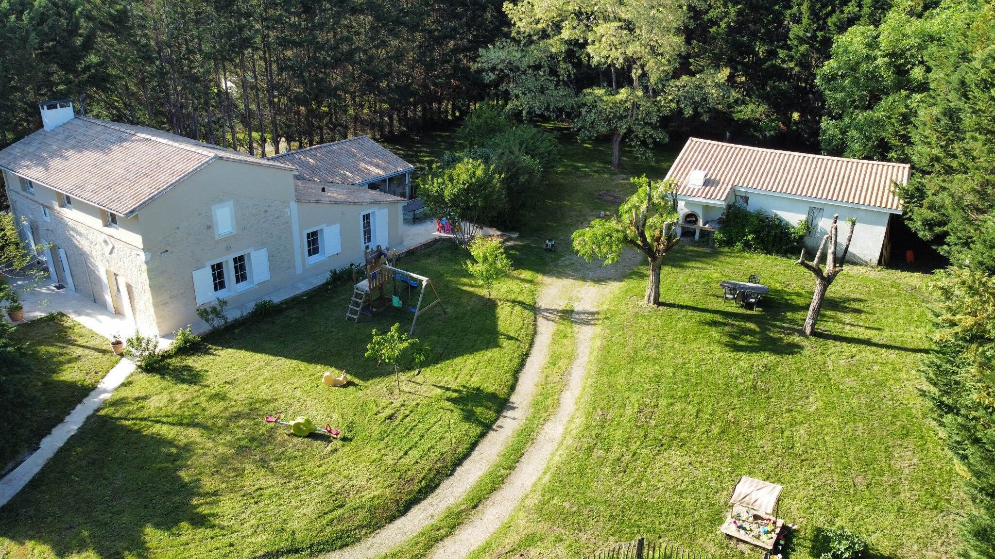 Jolie Maison Avec Piscine
