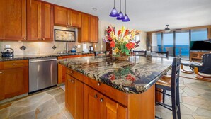 Apartment, 1 King-Bett (Keauhou Kona Surf & Racquet Club #5-2) | Eigene Küche