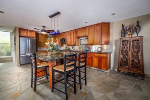 Condo, 1 King Bed (Keauhou Kona Surf & Racquet Club #5-2) | Private kitchen - Keauhou Kona Surf & Racquet Club #5-201 (Kailua-Kona)