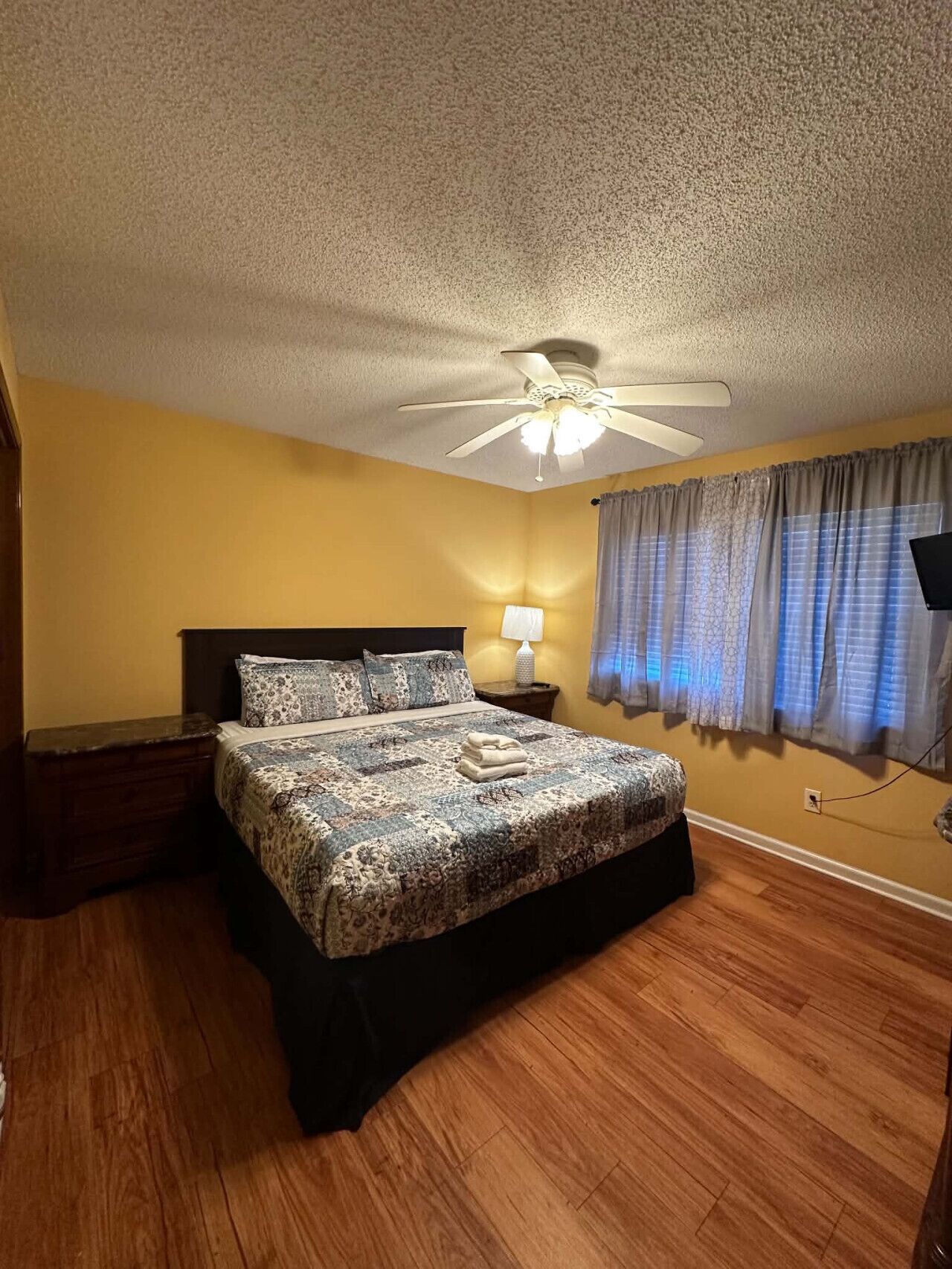 10 bedrooms, iron/ironing board, WiFi, bed sheets