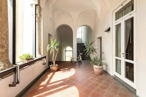 Apartment, 1 Bedroom, City View | Interior