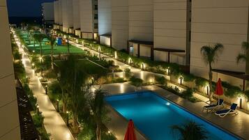 Chalet, 2 Bedrooms, Accessible, Smoking | Kolam renang | Kolam renang terbuka