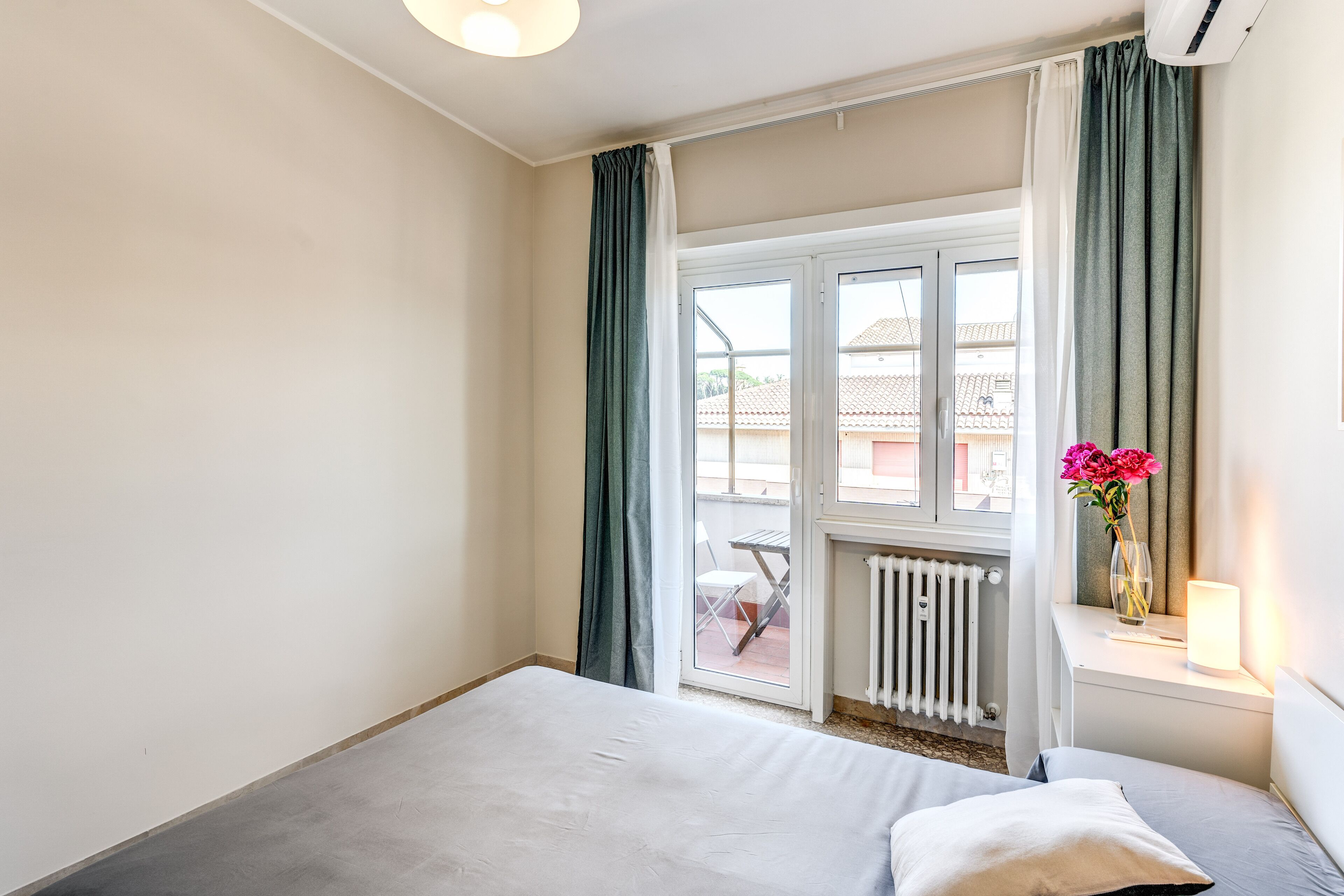Very bright apartment close to the Vatican Museums