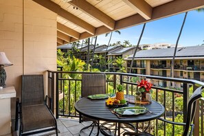 Apartment, Mehrere Betten (Kona Makai 6-305) | Speisen im Freien