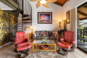 Condo, Plusieurs lits (Kona Makai 6-305) | Aire de séjour