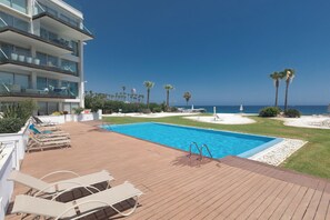 Apartment, 2 Schlafzimmer, Balkon, Gartenblick | Pool | Außenpool