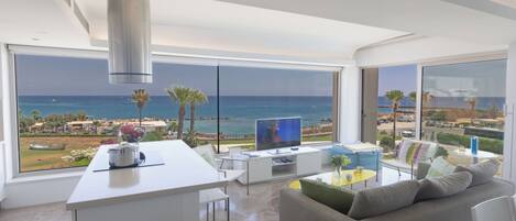Apartment, 2 Bedrooms, Balcony, Garden View | Living area