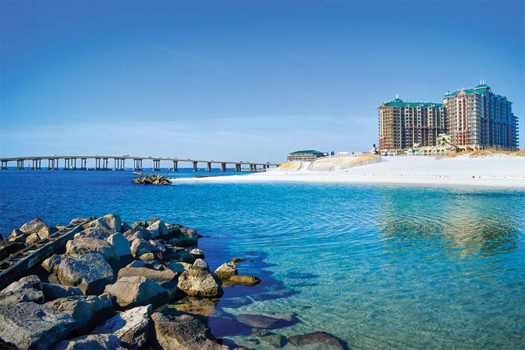 4 Bedroom Plus, Harbor View, on Destin Beach, Wyndham Emerald Grande!!