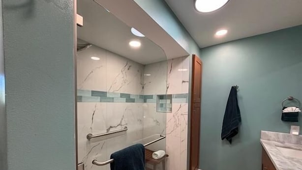 Unclassified image, 1 of 40, button - Casa De Emdeko 230 (Kailua-Kona)
