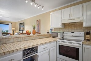 Condo, várias camas (Kona Westwind 6 Incredible Ocean View) | Cozinha privada