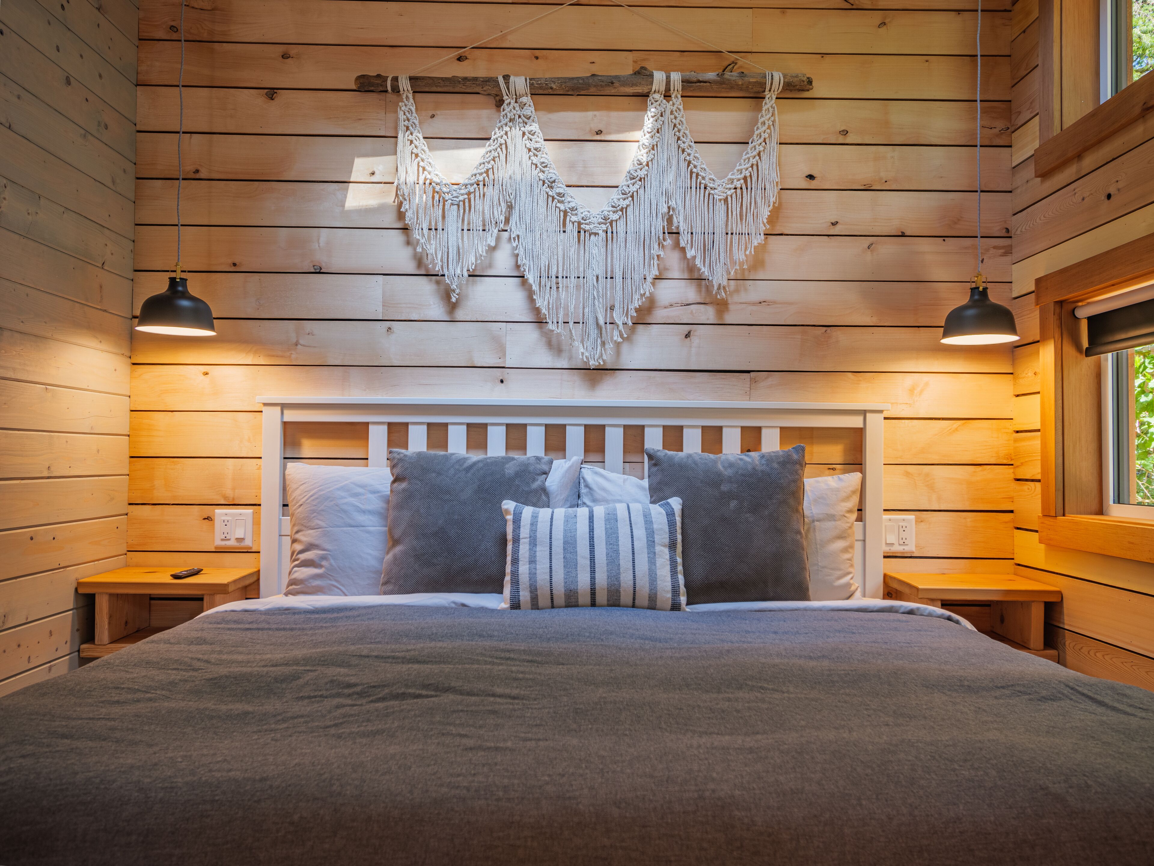 #4 CABIN COUPLES KING BED HOTTUB BEACH