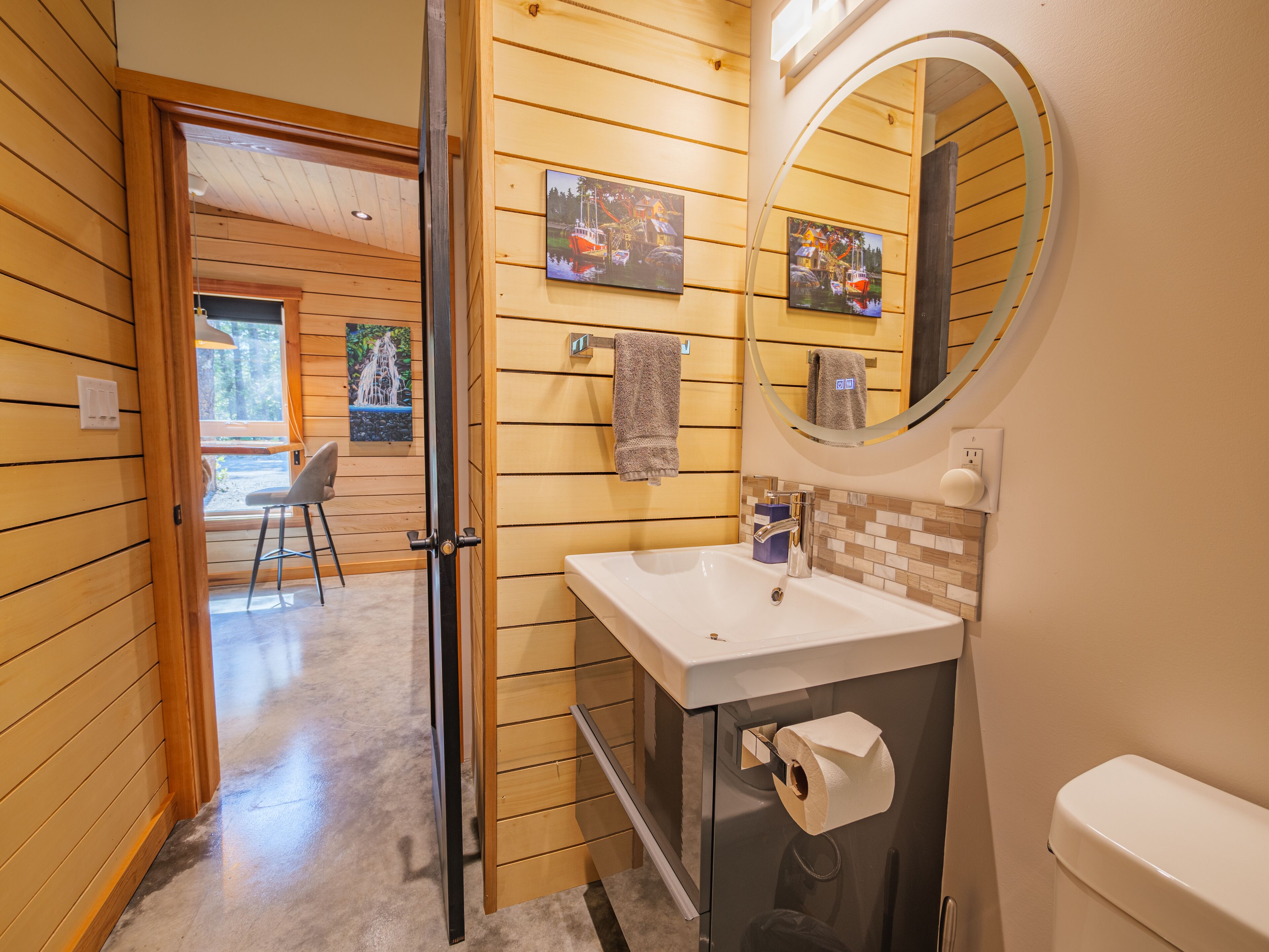 #4 CABIN COUPLES KING BED HOTTUB BEACH