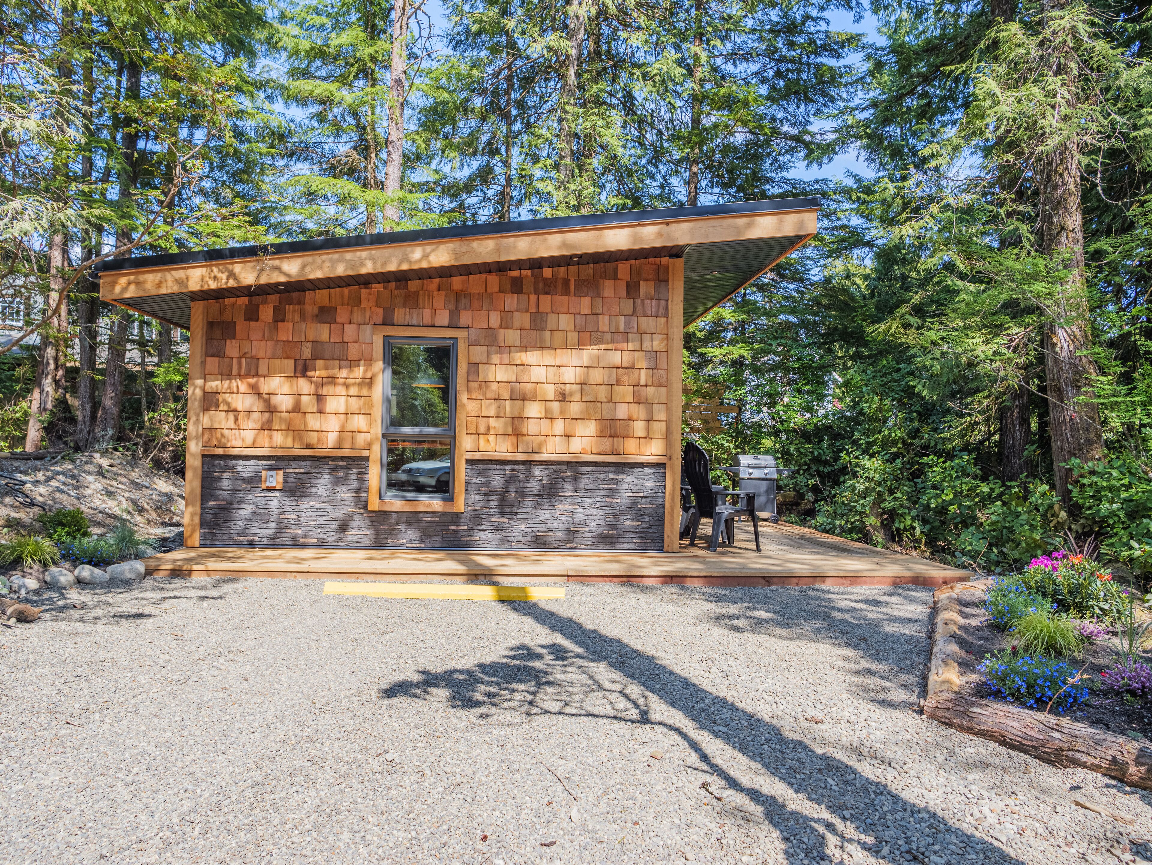 #4 CABIN COUPLES KING BED HOTTUB BEACH